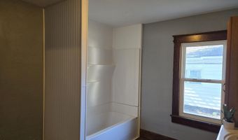 909 W 4th St, Bicknell, IN 47512