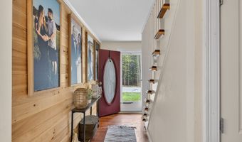 6 North Rd, Foster, RI 02825