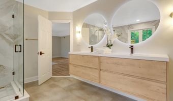 3905 COOK St, Alexandria, VA 22311