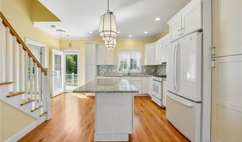 221 Wickford Ct 221, North Kingstown, RI 02852