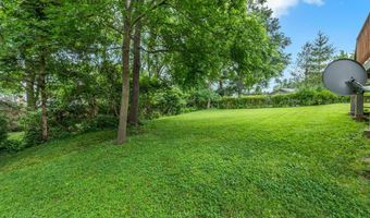 1254 Jade Wind Cir, Ballwin, MO 63011