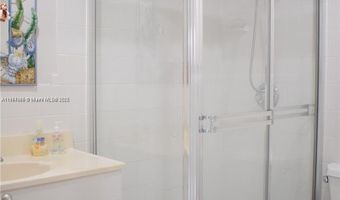 1020 94th St 301, Bay Harbor Islands, FL 33154