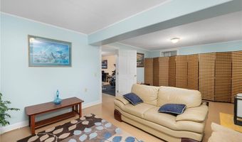 4 Wabasso Ter, Middletown, RI 02842
