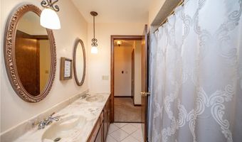 6685 Elwood St, Austintown, OH 44515