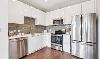 989 S BUCHANAN St #225, Arlington, VA 22204
