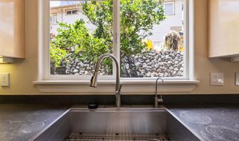 18 Puuaina Pl, Kahului, HI 96732