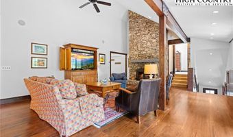 527 Red Tailed Hawk Rd, Banner Elk, NC 28604