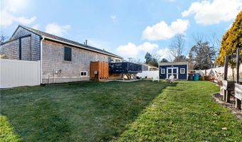 70 Pettee Ave, North Kingstown, RI 02852