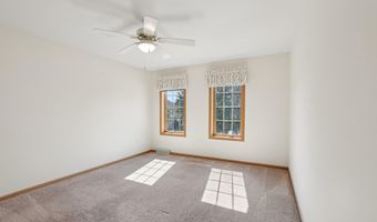 3354 N Stone Creek Cir, Madison, WI 53719