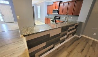 553 SHIRLEY Dr, Apopka, FL 32712