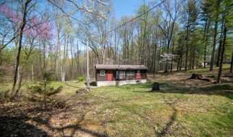 1423 N Lawrence Hollow Dr, Bloomfield, IN 47424