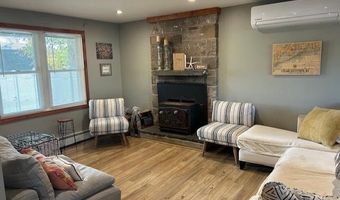 3 Henley St, Charlestown, RI 02813