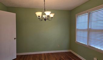 2200 Doncaster Dr, Albany, GA 31707