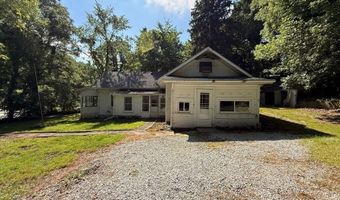 629 Portage Lakes Dr, Akron, OH 44319