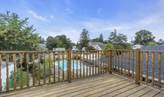 854 Main St, Belford, NJ 07718