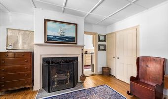 23 Willow St, Newport, RI 02840