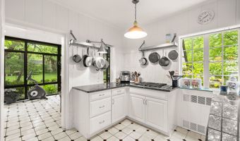 535 Forest Glen St, Ames, IA 50014