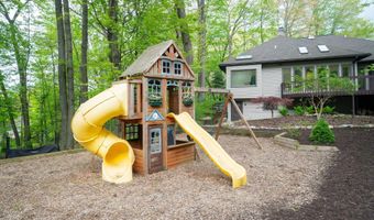 6315 Lehigh Ct SE, Ada, MI 49301