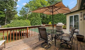 22 Golden View Dr, Johnston, RI 02919
