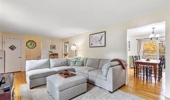 7 Maria St, Lincoln, RI 02865
