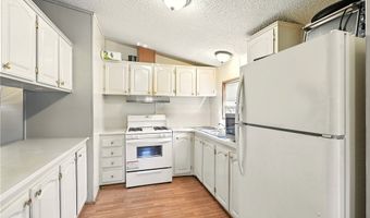 24 Silver Pond Dr, Apple Creek, OH 44606