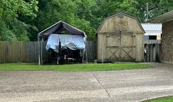 102 E Crockett St, De Kalb, TX 75559