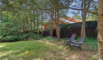 16 Brown Ave, Barrington, RI 02806