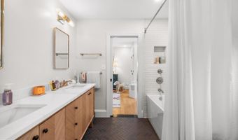 4004 ESTABROOK Dr, Annandale, VA 22003