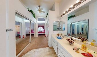 220 S Linhaven Cir, Anaheim, CA 92804