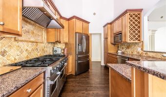 4 Hart Pond Dr, North Smithfield, RI 02896