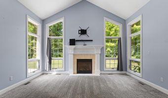 2850 Lee Marie Dr, Adrian, MI 49221