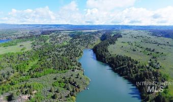 1555 Sadorus Hill Rd, Ashton, ID 83420