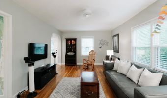515 8th St, Ames, IA 50010