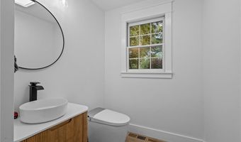 194 Council Rock Rd, Cranston, RI 02921