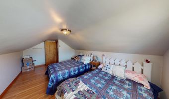 176 Powers Ave N, Alden, MN 56009