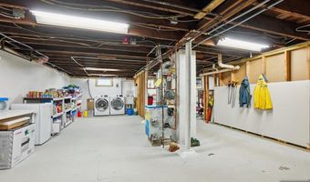 18 Carlisle St, Bergenfield, NJ 07621