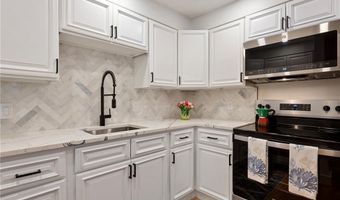 75 Pelham St A, Newport, RI 02840
