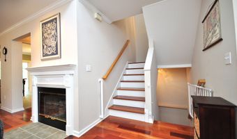 202 Castlewood Dr 202, Bloomfield, CT 06002
