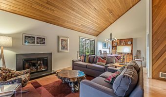 2 Haverhill Ct, Ann Arbor, MI 48105