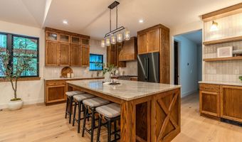 21054 E Country Club Rd, Brightwood, OR 97011
