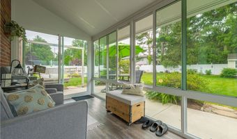 984 Cleveland Ave, Amherst, OH 44001