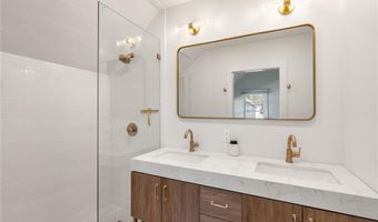 14 Robinson St, Narragansett, RI 02882