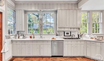 905 Goebel Ave, Savannah, GA 31404