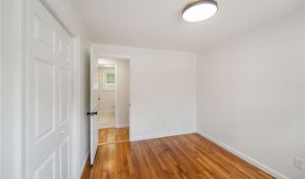 28 Wesleyan Ave, Warwick, RI 02886