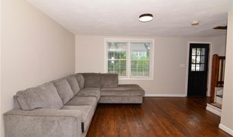 15 Saratoga Rd, North Kingstown, RI 02852