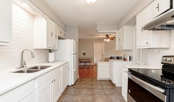 11049 E Vieux Dr, Baton Rouge, LA 70815
