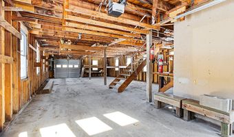 9 Snug Harbor Rd, Belgrade, ME 04917