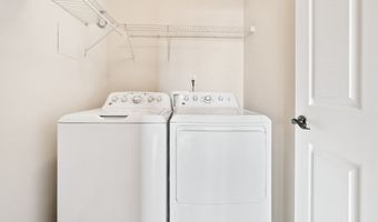 738 York View Dr, Auburn, GA 30011