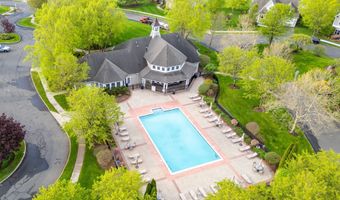 19 Cherry Hills Cir 19, Bloomfield, CT 06002