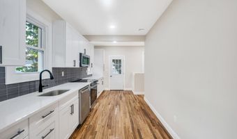 17 Banbury Ct, Amityville, NY 11701